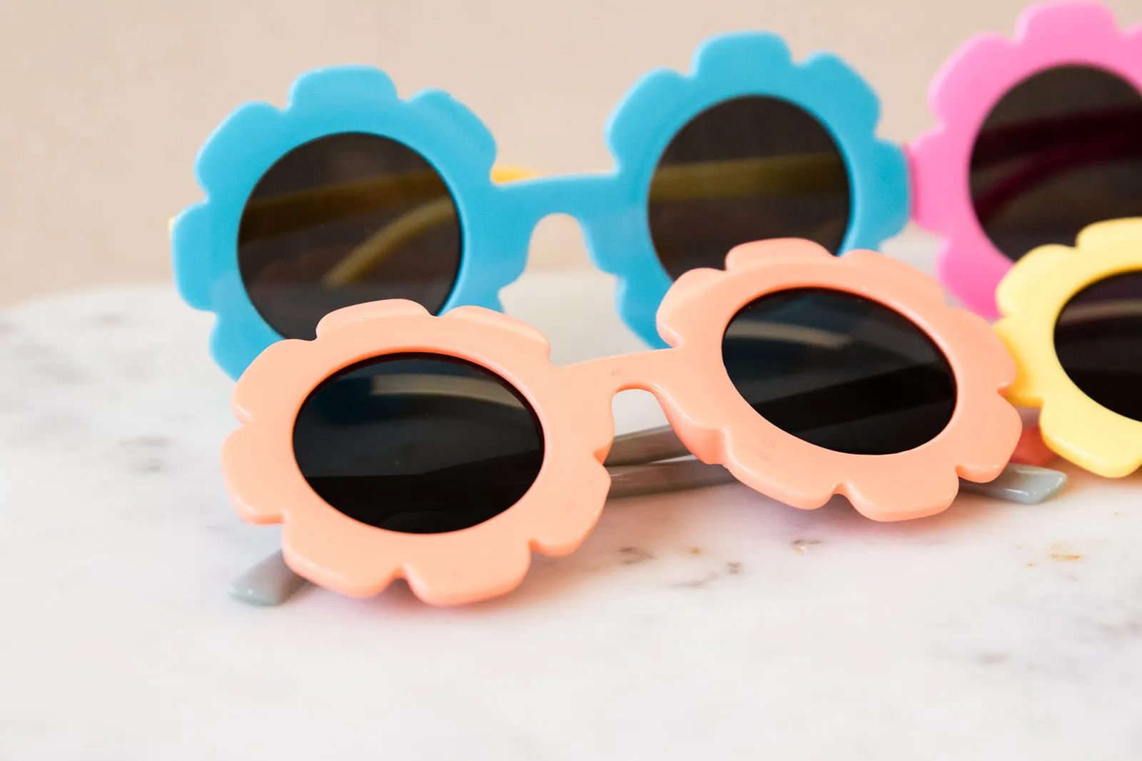 Babeehive Goods Toddler & Kid Daisy Sunglasses - Blue & Yellow